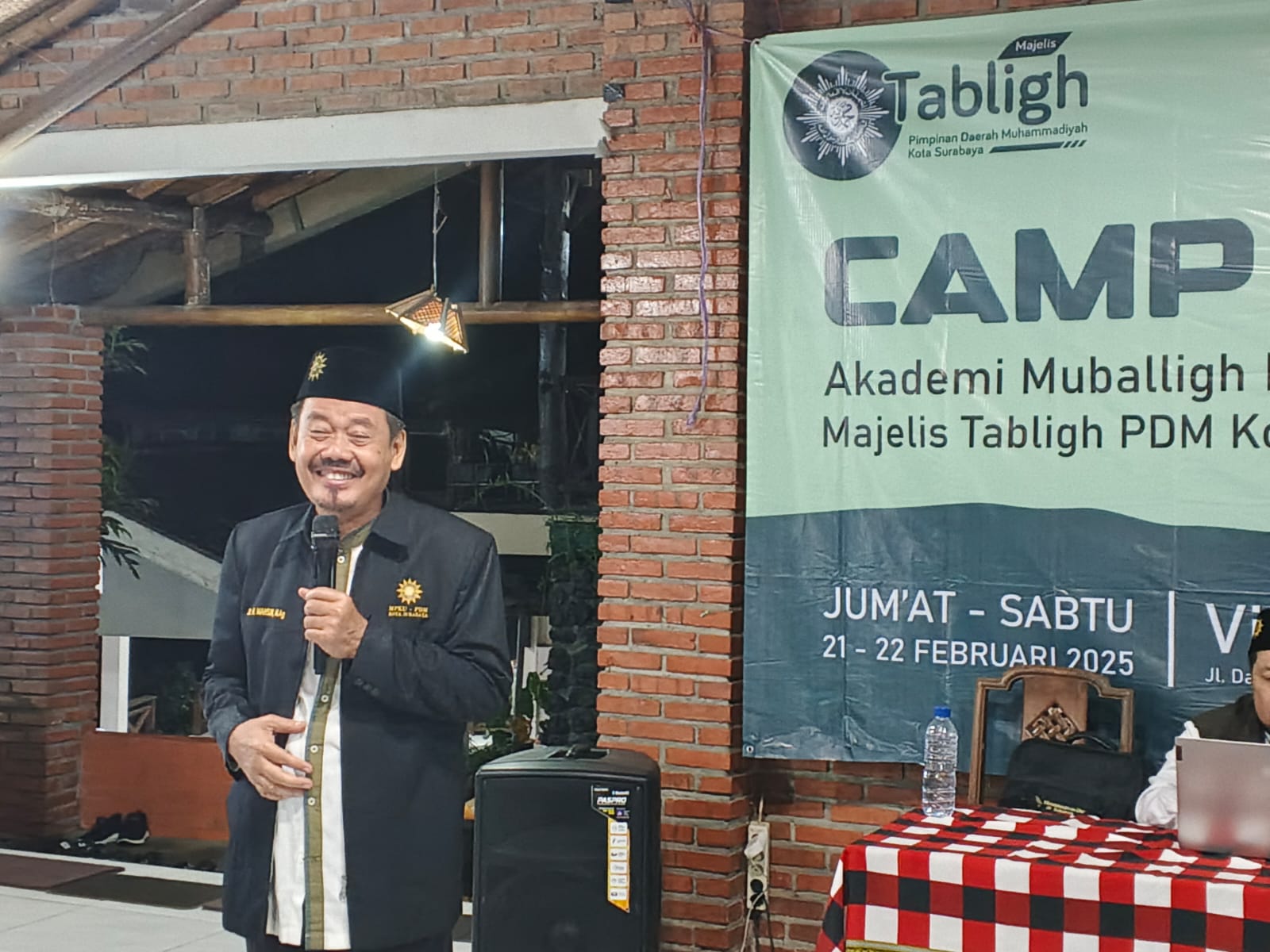 Direktur Ma’had Umar Bin Khattab, Dr Mahsun Jayadi MAg ketika menyampaikan materi dalam Da'i Camp Angkatan I